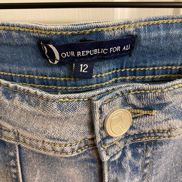 OUR REPUBLIC FOR ALL WIDE LEG FRONT POCKETS LIGHT WASH JEANS SIZE 12 LIKE NEW - Picture 13 of 16